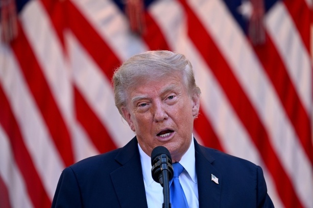 Bild vergr&ouml;&szlig;ern: Trump: Europäer sollen US-Rüstungshilfen für Ukraine nachträglich bezahlen