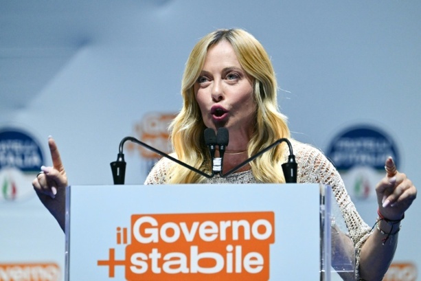 Bild vergr&ouml;&szlig;ern: Meloni feiert Amtszeit-Rekord und stimmt auf Wahlkampf 2027 ein