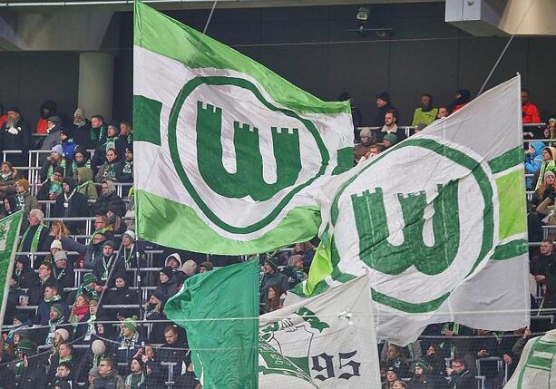Bild vergr&ouml;&szlig;ern: 2. Bundesliga: Wolfsburg verspielt 3:0 gegen Cottbus