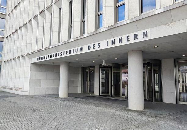 Bild vergr&ouml;&szlig;ern: Bundesinnenministerium plant Schutzschirm gegen Sabotage