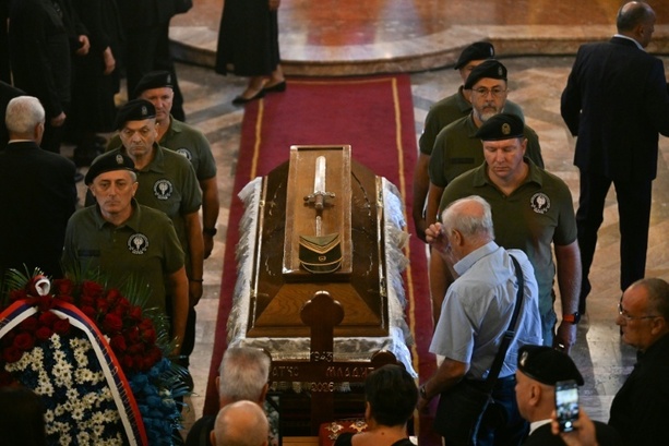 Bild vergr&ouml;&szlig;ern: Feierlichkeiten zur Beisetzung von Kriegsverbrecher Mladic in Belgrad haben begonnen