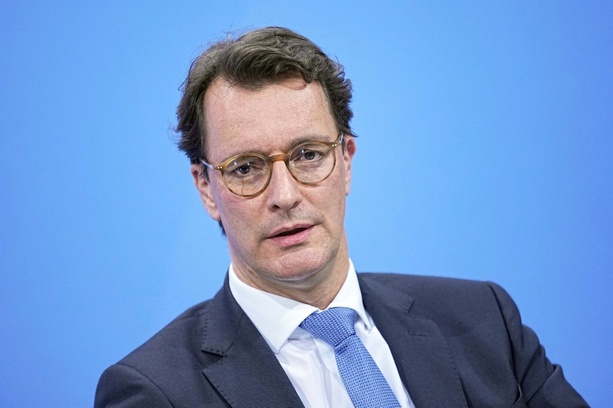 Bild vergr&ouml;&szlig;ern: Mögliche AfD-Regierung in Sachsen-Anhalt: Wüst warnt vor Naivität