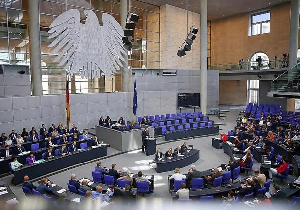 Bild vergr&ouml;&szlig;ern: Haushaltswoche beginnt - Klingbeil sieht Aufschwung
