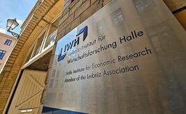 IWH: Firmenpleiten gehen im August zurück - weiter hohes Niveau