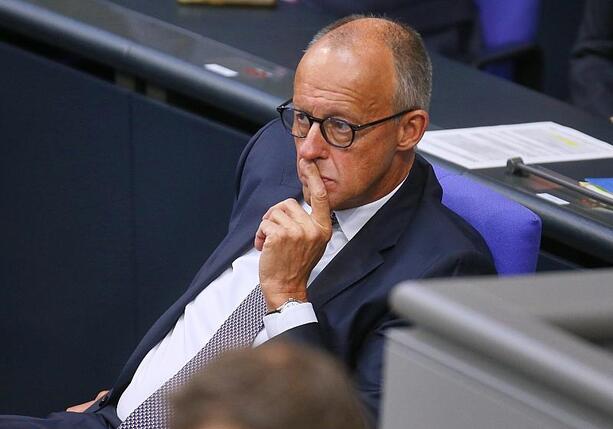 Bild vergr&ouml;&szlig;ern: Forsa: Merz weiter auf Allzeittief - AfD bleibt auf Rekordhoch