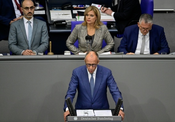 Bild vergr&ouml;&szlig;ern: Ich schmeiße Sie hier raus: Klöckner verärgert über AfD-Verhalten im Bundestag
