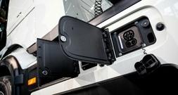 E-Lkw von Mercedes-Benz sollen Amazons Transportnetzwerk nachhaltiger machen