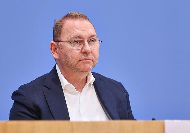 Bild vergr&ouml;&szlig;ern: Verdi-Chef Werneke fordert sozial ausgestaltete Reformen