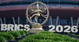 Chinas Staatschef Xi zu Gipfel der Brics-Staaten in Indien eingetroffen