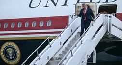 US-Präsident Trump zu zweitägigem Besuch in Irland eingetroffen