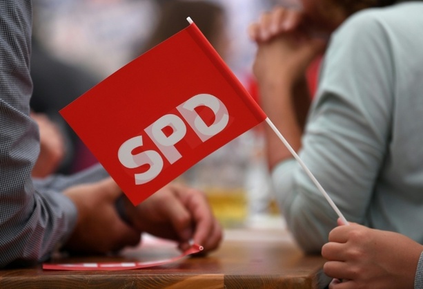 Bild vergr&ouml;&szlig;ern: Schleswig-Holstein: SPD wählt Parteichef Kämpfer zu Spitzenkandidat für Landtagswahl
