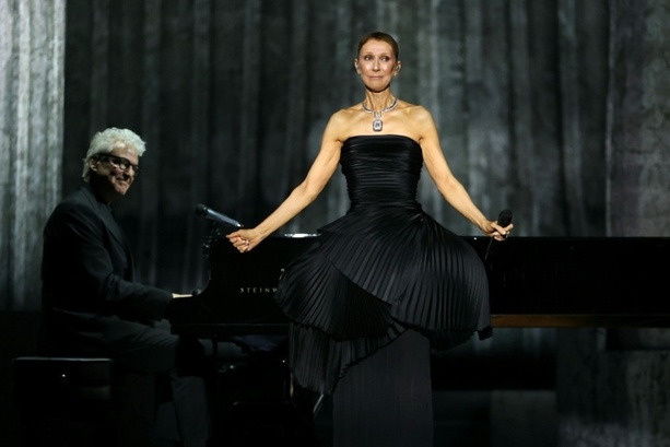 Bild vergr&ouml;&szlig;ern: Erstes Konzert seit sechs Jahren: Céline Dion feiert Bühnen-Comeback