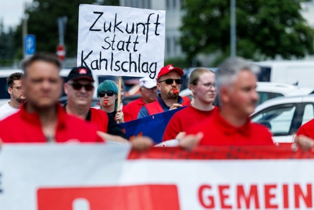 Bild vergr&ouml;&szlig;ern: IG Metall ruft zum Auto-Aktionstag auf - Mindestens 100.000 Beschäftigte erwartet
