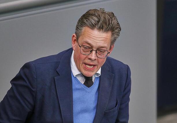 Bild vergr&ouml;&szlig;ern: Von Notz fordert Moratorium für neue KI-Anwendungen