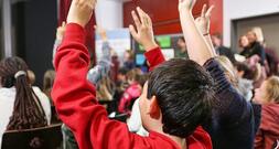 Prien fordert stärkere Priorisierung der Bildung