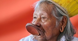 Prominenter brasilianischer Indigenen-Anführer Raoni an Krebs erkrankt