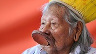 Prominenter brasilianischer Indigenen-Anführer Raoni an Krebs erkrankt