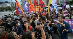 Weitere Festnahmen bei Protest gegen Razzien bei türkischen LGBTQ-Aktivisten