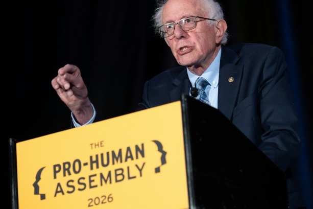 Bild vergr&ouml;&szlig;ern: US-Senator Sanders und ehemaliger Trump-Berater Bannon warnen vor KI