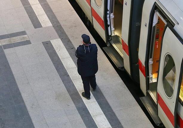 Bild vergr&ouml;&szlig;ern: Bahn begrüßt härtere Strafen für Angriffe auf Angestellte