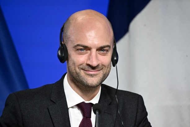 Bild vergr&ouml;&szlig;ern: Paris begrüßt engere Beziehungen zwischen der EU und Kanada