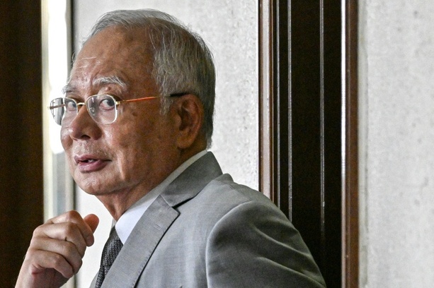 Bild vergr&ouml;&szlig;ern: Malaysias Ex-Regierungschef Najib darf Rest einer Haftstrafe im Hausarrest verbüßen