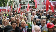 Konflikt um Verfassungsgericht: Rechte Opposition demonstriert in Warschau