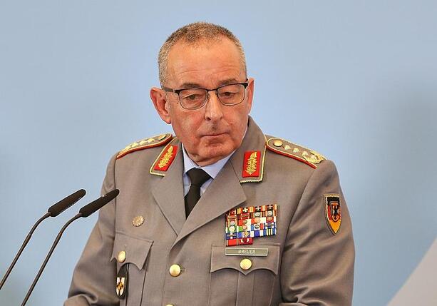 Bild vergr&ouml;&szlig;ern: Breuer verteidigt Aufrüstungsstrategie der Bundeswehr gegen Kritik