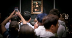 Bilder nahe der Mona Lisa aufgehängt: Deutsche im Louvre festgenommen