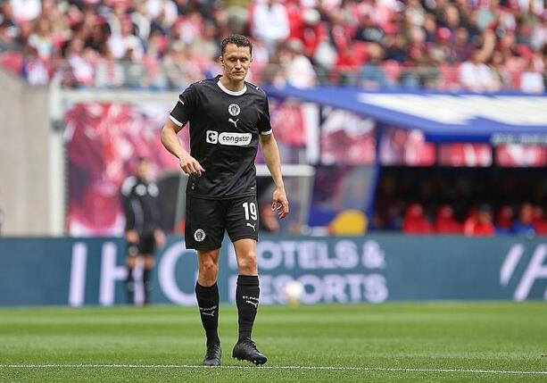 Bild vergr&ouml;&szlig;ern: 2. Bundesliga: Cottbus und St. Pauli trennen sich unentschieden
