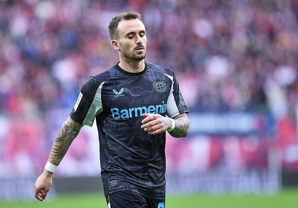 Bild vergr&ouml;&szlig;ern: 1. Bundesliga Leverkusen gewinnt gegen Leipzig