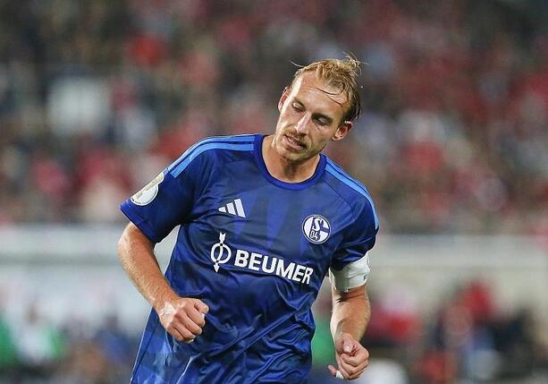 Bild vergr&ouml;&szlig;ern: 1. Bundesliga Schalke und Elversberg trennen sich torlos