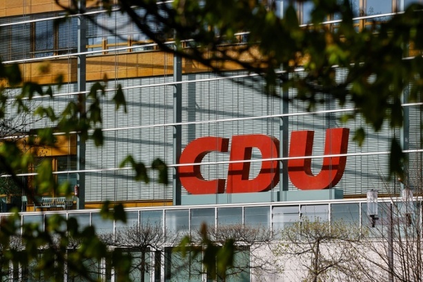 Bild vergr&ouml;&szlig;ern: Unions-Parlamentsgeschäftsführerin Dos Santos-Wintz: Verstehe Frust der Bevölkerung