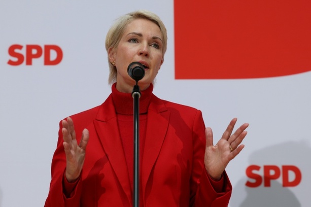 Bild vergr&ouml;&szlig;ern: Schwesig kündigt Gespräche mit Grünen und Linken über Koalition an
