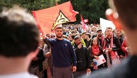 Zehntausende Beschäftigte protestieren gegen