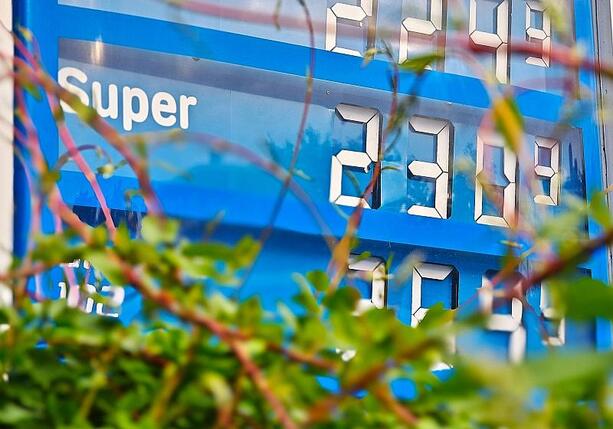 Bild vergr&ouml;&szlig;ern: Mehrheit der Deutschen will Preisdeckel für Benzin und Diesel