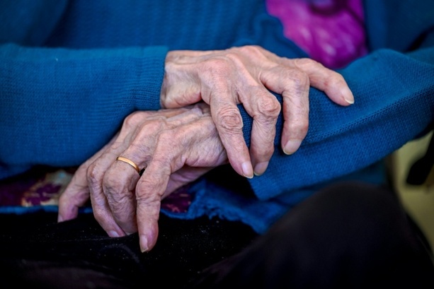Bild vergr&ouml;&szlig;ern: Alzheimer-Experten: Fast 1,8 Millionen Menschen in Deutschland leben mit Demenz