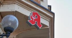 DM-Chef für Lockerung der Apothekenpflicht