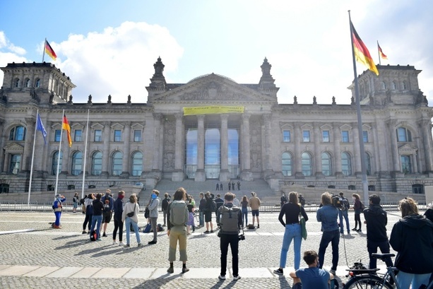 Bild vergr&ouml;&szlig;ern: Bundestag berät erstmals über umfassende Geheimdienst-Reform