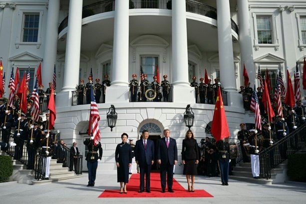 Bild vergr&ouml;&szlig;ern: Xi von Trump im Weißen Haus empfangen