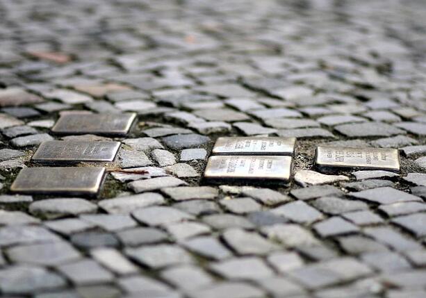 Bild vergr&ouml;&szlig;ern: Sächsische Kleinstadt verbietet Stolpersteine