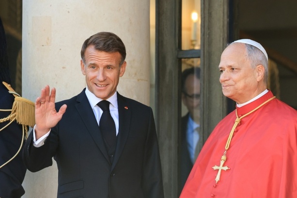 Bild vergr&ouml;&szlig;ern: Papst Leo XIV. beginnt Frankreichbesuch mit Warnung vor Wettrüsten