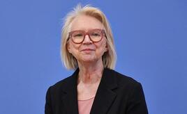 Schnitzer kritisiert Tankrabatt und Rentenreform