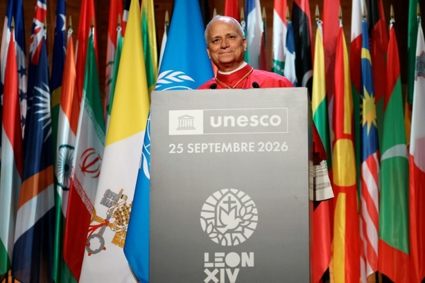 Bild vergr&ouml;&szlig;ern: Besuch bei Unesco: Papst Leo XIV. warnt vor Risiken der KI