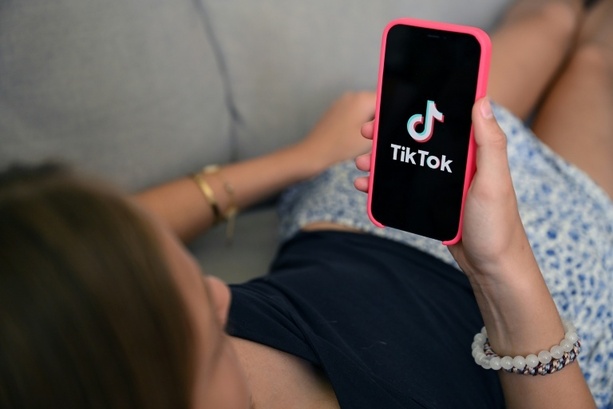 Bild vergr&ouml;&szlig;ern: Social-Media-Sucht: Tiktok in den USA ab Montag erstmals vor Gericht