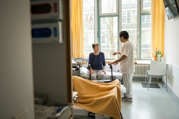 Bild vergr&ouml;&szlig;ern: Krankenhausgesellschaft fordert schnellere Anerkennung ausländischer Abschlüsse