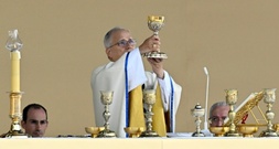 Papst Leo XIV. besucht Pilgerort Lourdes - Treffen mit Missbrauchsopfern