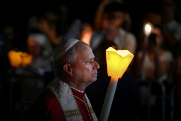 Bild vergr&ouml;&szlig;ern: Papst Leo XIV. sichert Missbrauchsopfern bei Treffen seinen Einsatz zu