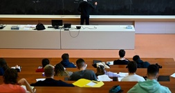 Professoren an deutschen Universitäten nehmen weniger Drittmittel ein