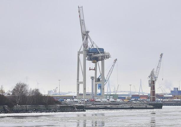 Bild vergr&ouml;&szlig;ern: Bericht: Bund will chinesische Übernahme am Hamburger Hafen stoppen